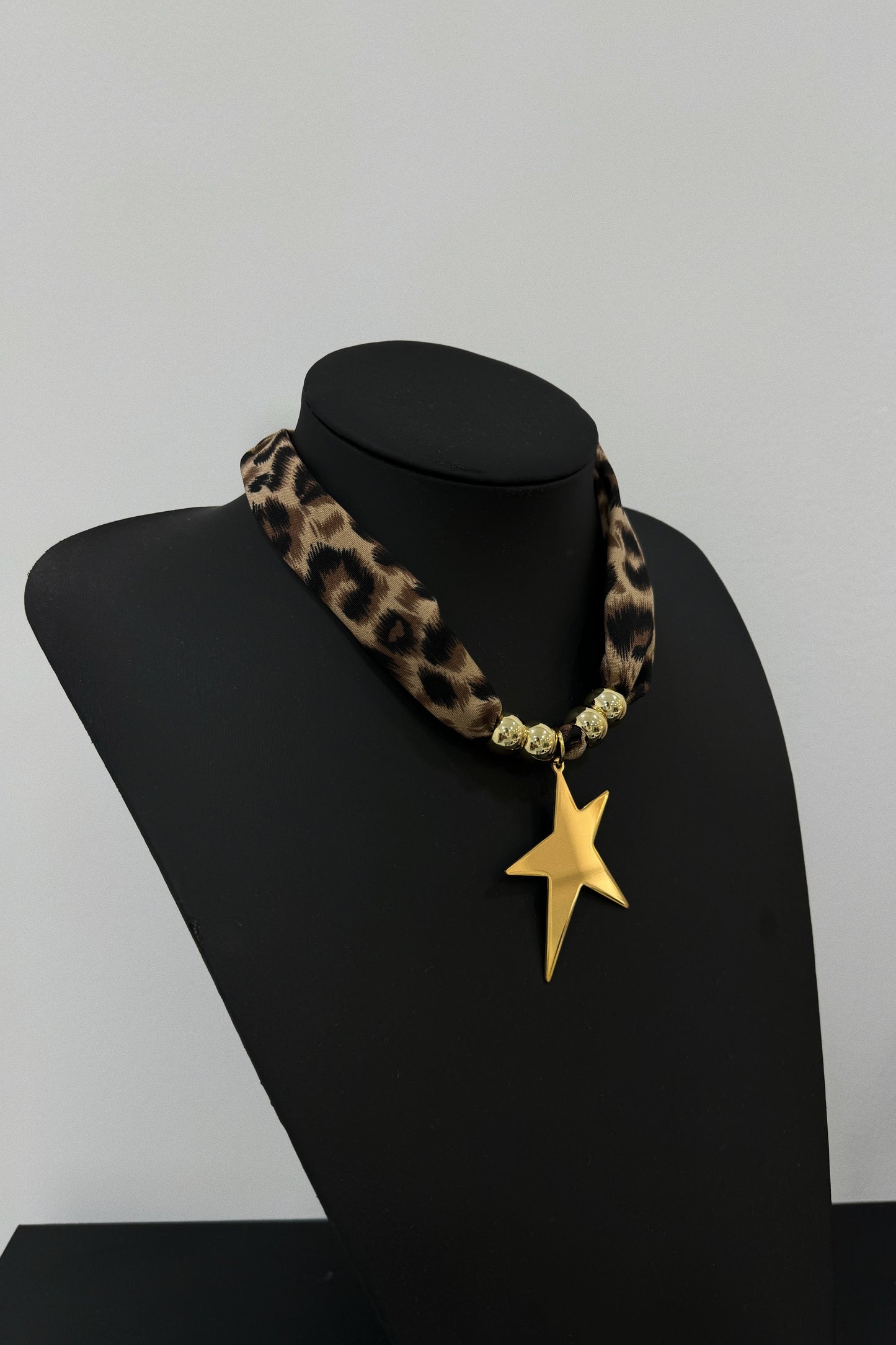 COLLAR ESTELA